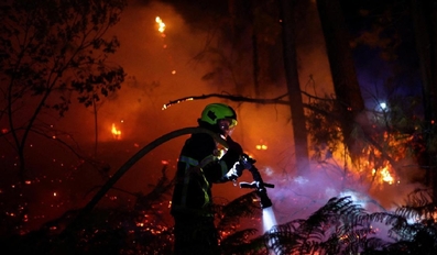 Firefighters Race to Stop Wildfires From Reaching Bordeaux